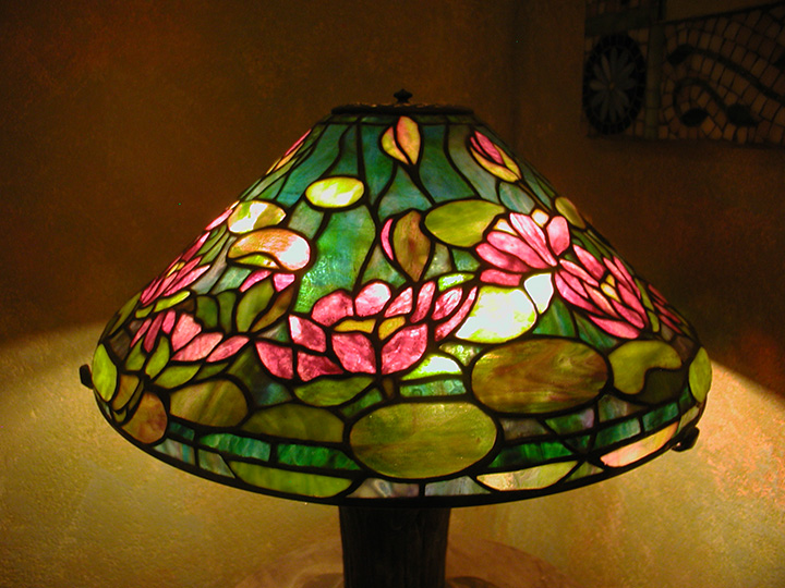 Reproduction of Tiffany 20" Waterlilly Lamp
