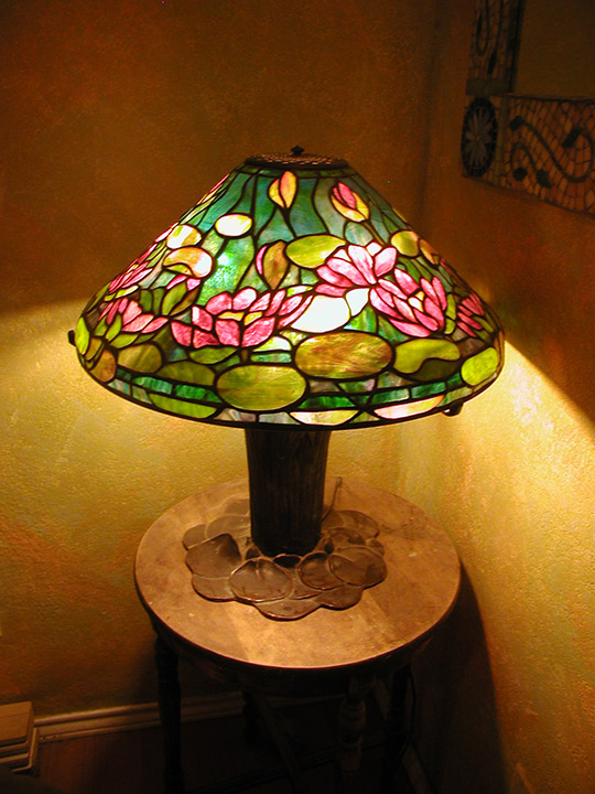 Reproduction of Tiffany 20" Waterlilly Lamp