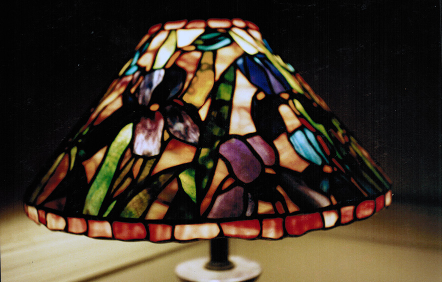 DGS Original Design Stained Glass 14" Iris Lamp