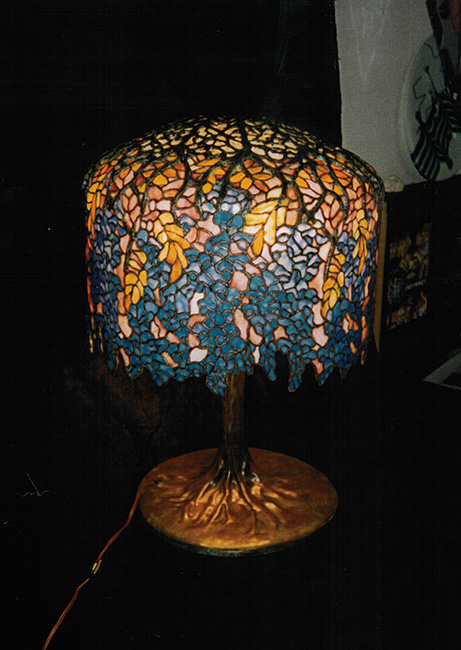 Reproduction of Tiffany !8" Wisteria Stained Glass Lamp